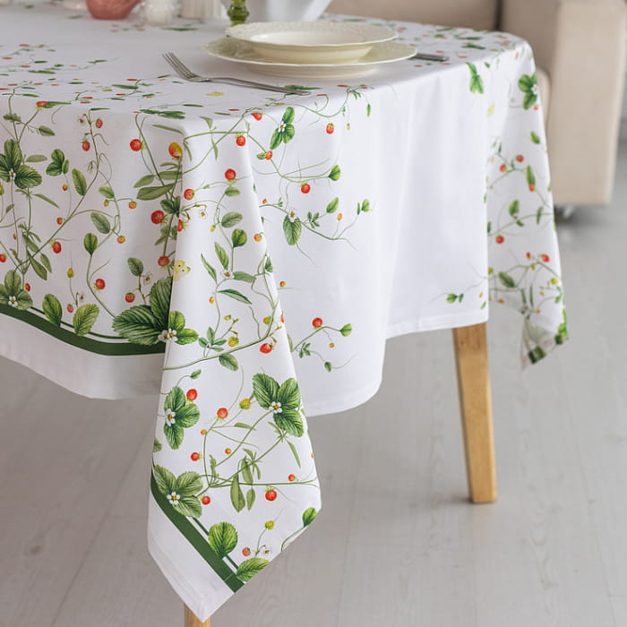 Скатерть 145х220 см "Земляничная поляна"