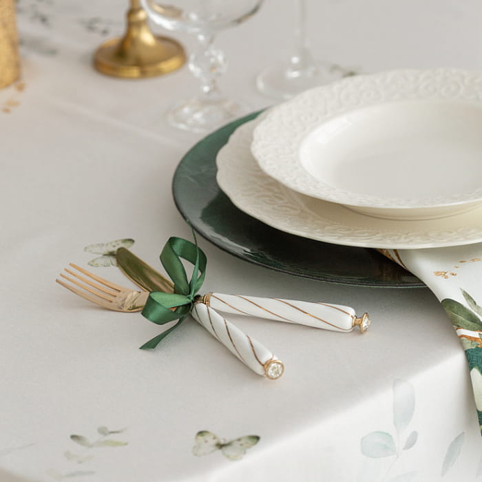 Скатерть овальная 150х200 см "Эвелина"