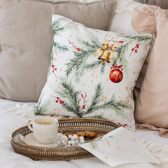 Декоративная наволочка "Ветви Рождества паттерн на белом"