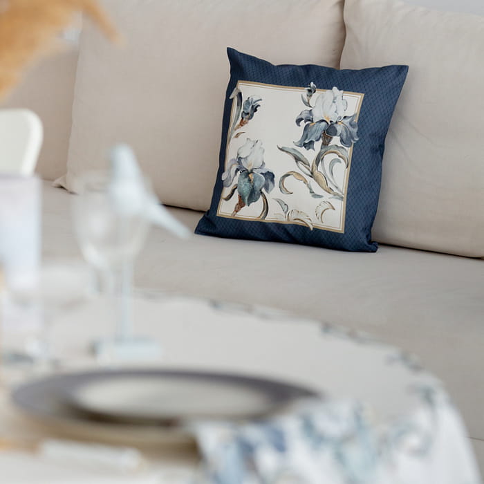 Декоративная наволочка "Айрис" синяя рамка