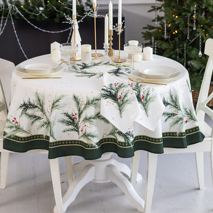 Скатерть круглая  D-170 см "Ветви Рождества"