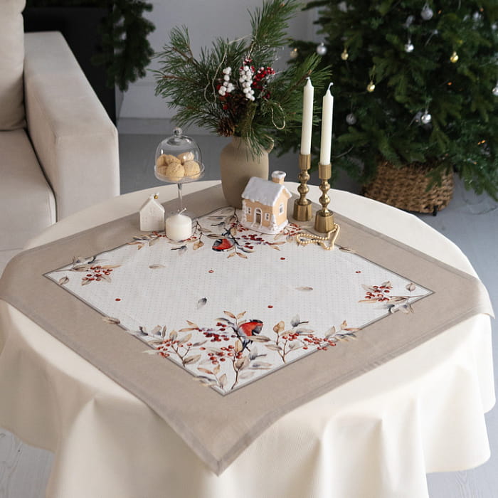 Салфетка-наперон 80х80 см "Пернатые истории"